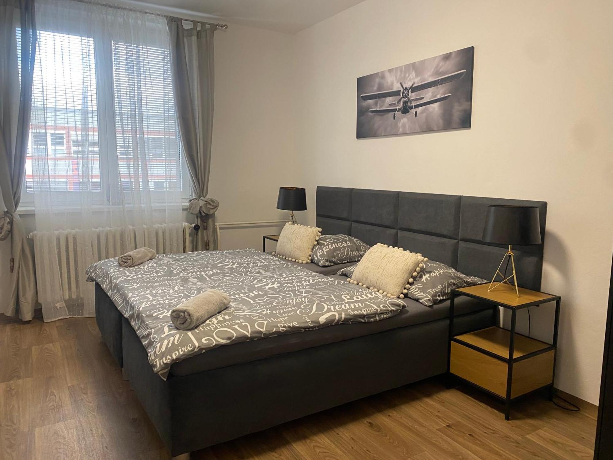 Cerna Ruze - Apartman 3 Plzeň Extérieur photo