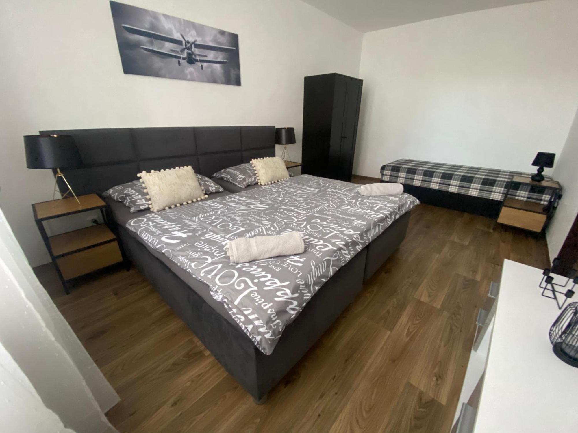 Cerna Ruze - Apartman 3 Plzeň Extérieur photo
